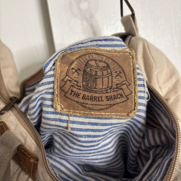 The Barrel Shack The Gibson Handmade Mail Satchel - Picture 2 of 10